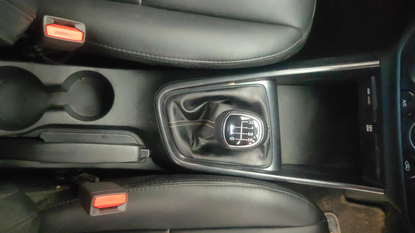 2021 Hyundai NEW I20 SPORTZ 1.5 MT, Diesel, Manual, 86,638 km, Gear Lever