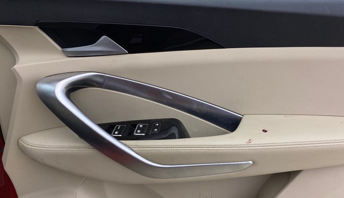 2021 MG HECTOR SHARP HYBRID 1.5 PETROL, Petrol, Manual, 17,022 km, Driver Side Door Panels Control