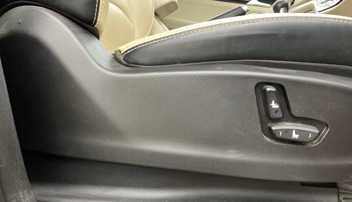 2021 MG HECTOR SHARP HYBRID 1.5 PETROL, Petrol, Manual, 17,022 km, Driver Side Adjustment Panel