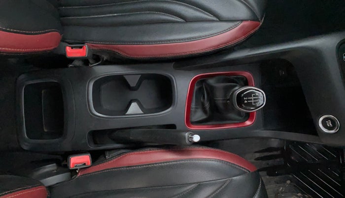 2022 Nissan MAGNITE XV RED EDITION, Petrol, Manual, 57,569 km, Gear Lever
