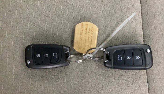 2018 Hyundai Verna 1.6 EX VTVT AT, Petrol, Automatic, 34,558 km, Key Close Up