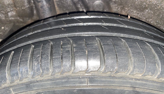 2018 Hyundai Verna 1.6 EX VTVT AT, Petrol, Automatic, 34,558 km, Right Rear Tyre Tread