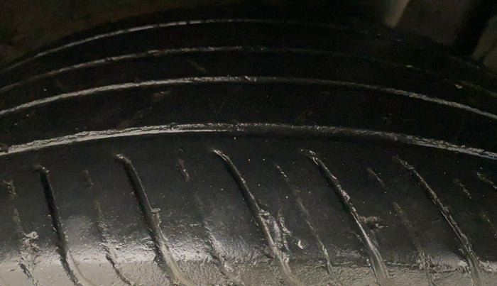 2021 Nissan MAGNITE XV PREMIUM, Petrol, Manual, 50,236 km, Left Rear Tyre Tread