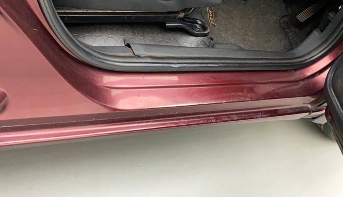 2016 Honda Jazz 1.2L I-VTEC V, Petrol, Manual, 62,549 km, Right running board - Paint is slightly faded
