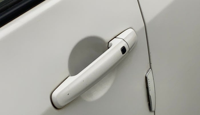 2017 Maruti Ertiga ZDI + SHVS, Diesel, Manual, 1,10,110 km, Front passenger door - Door handle sensor not working