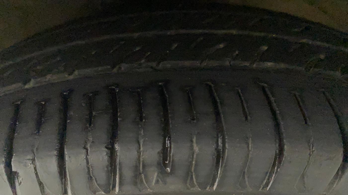 2013 Maruti Alto 800 LXI CNG, CNG, Manual, 92,442 km, Right Rear Tyre Tread