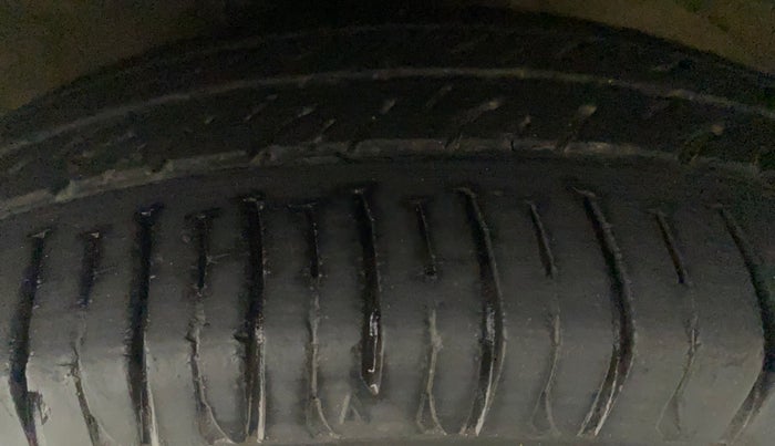 2013 Maruti Alto 800 LXI CNG, CNG, Manual, 92,442 km, Right Rear Tyre Tread
