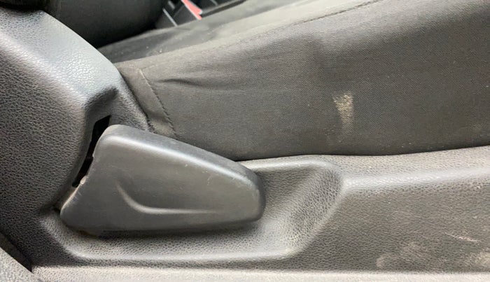 2018 Renault Kwid RXL, Petrol, Manual, 37,030 km, Driver Side Adjustment Panel