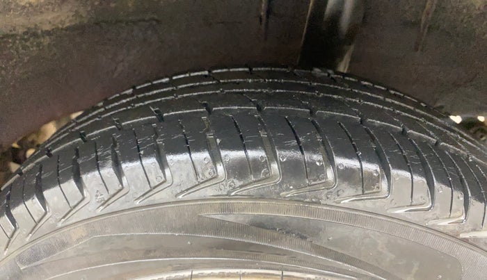 2018 Renault Kwid RXL, Petrol, Manual, 37,030 km, Left Rear Tyre Tread