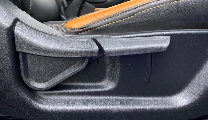 2019 KIA SELTOS HTK 1.5 PETROL, Petrol, Manual, 19,895 km, Driver Side Adjustment Panel
