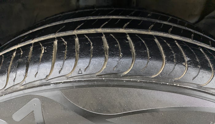 2019 KIA SELTOS HTK 1.5 PETROL, Petrol, Manual, 19,895 km, Right Front Tyre Tread