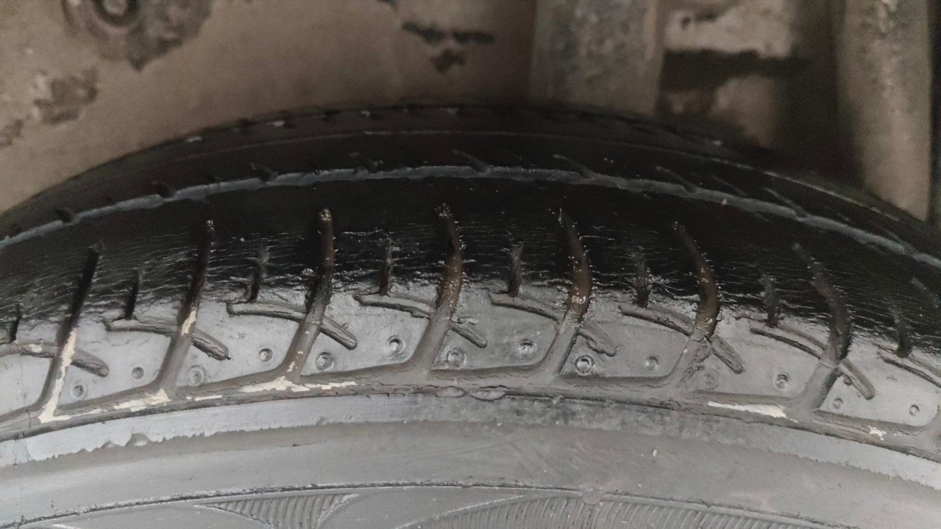 camera-Left-Rear-Tyre-Tread