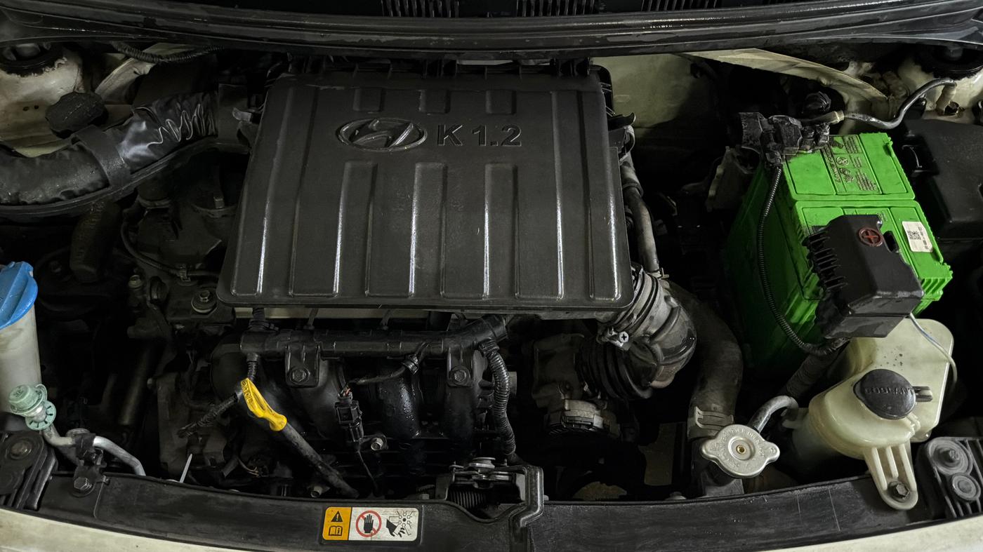 2017 Hyundai Xcent E+, Petrol, Manual, 66,534 km, Engine View