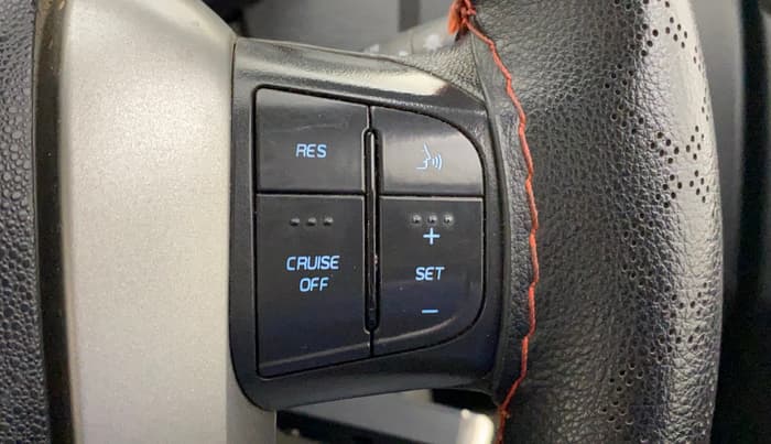 2016 Mahindra XUV500 W6, Diesel, Manual, 63,766 km, Adaptive Cruise Control