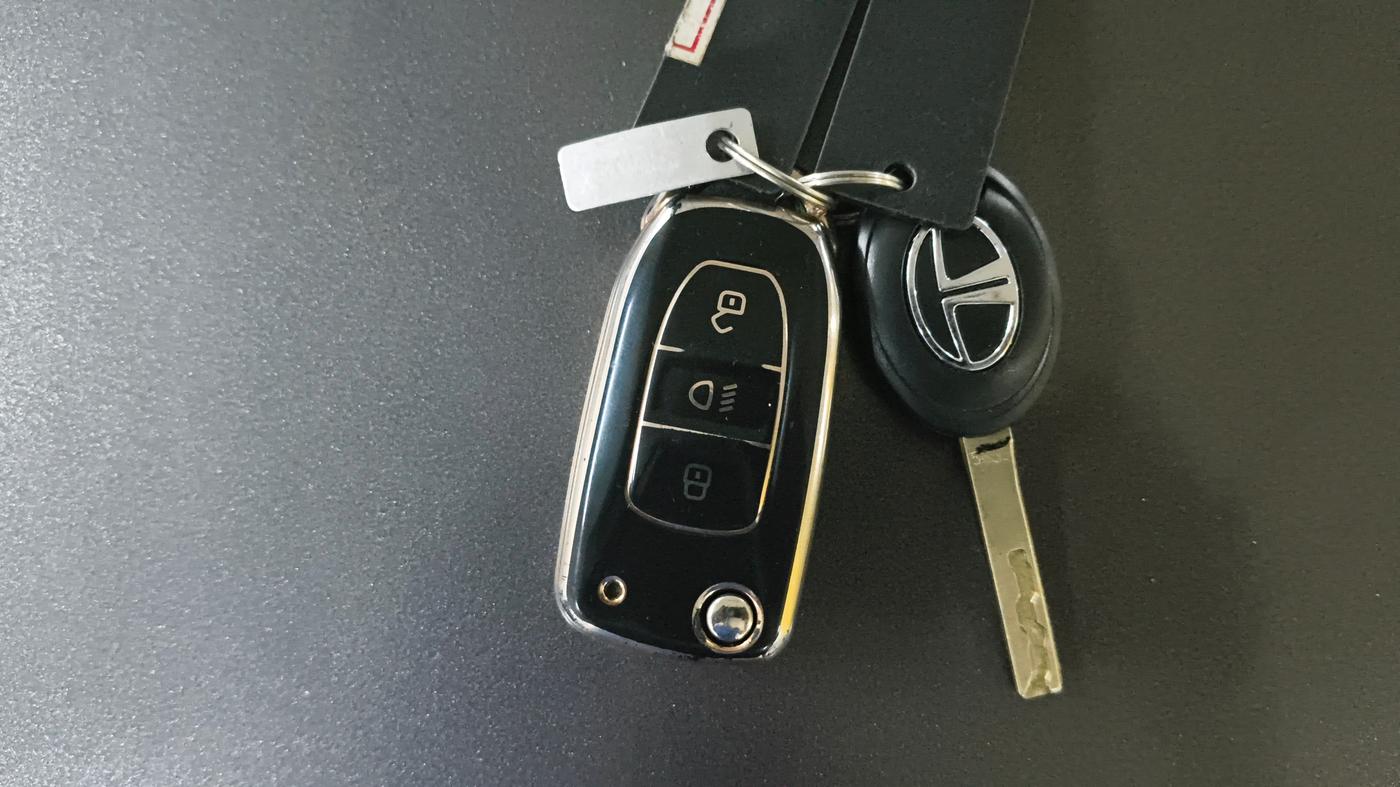 2023 Tata Tiago XZ PLUS CNG, CNG, Manual, 37,636 km, Key Close Up
