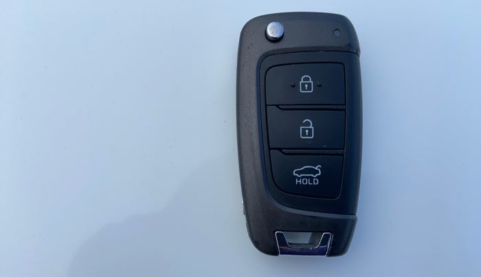 2018 Hyundai Verna 1.6 CRDI SX + AT, Diesel, Automatic, 85,665 km, Key Close Up