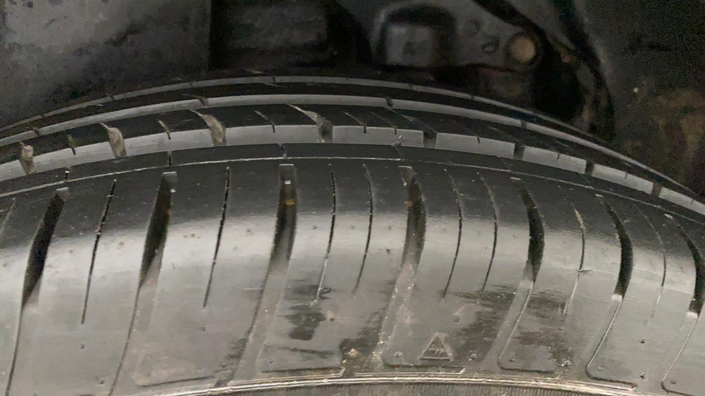 2020 Tata Harrier XM 2.0L KRYOTEC, Diesel, Manual, 73,584 km, Right Rear Tyre Tread