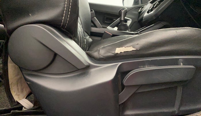 2020 Tata Harrier XM 2.0L KRYOTEC, Diesel, Manual, 73,584 km, Driver Side Adjustment Panel