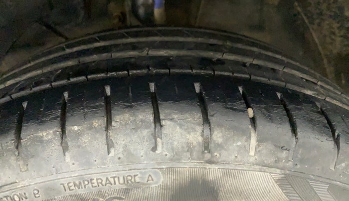 2017 Maruti Baleno ALPHA PETROL 1.2, Petrol, Manual, 28,328 km, Left Front Tyre Tread