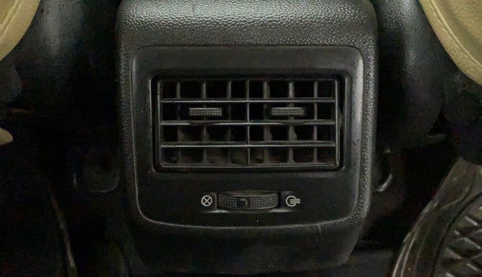 2014 Hyundai Xcent S 1.2, Petrol, Manual, 96,310 km, Rear AC Vents