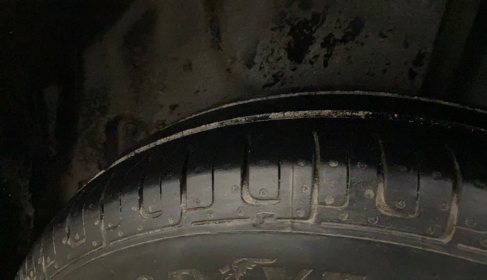 2015 Maruti Swift Dzire VXI, Petrol, Manual, 70,934 km, Left Rear Tyre Tread