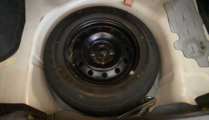 2015 Maruti Swift Dzire VXI, Petrol, Manual, 70,934 km, Spare Tyre