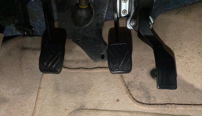 2015 Maruti Swift Dzire VXI, Petrol, Manual, 70,934 km, Pedals