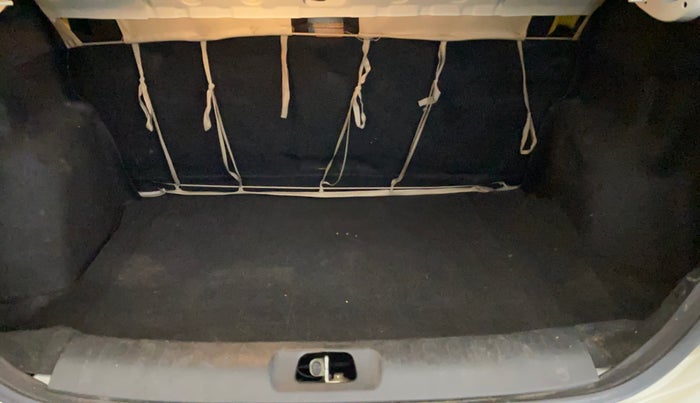 2015 Maruti Swift Dzire VXI, Petrol, Manual, 70,934 km, Boot Inside