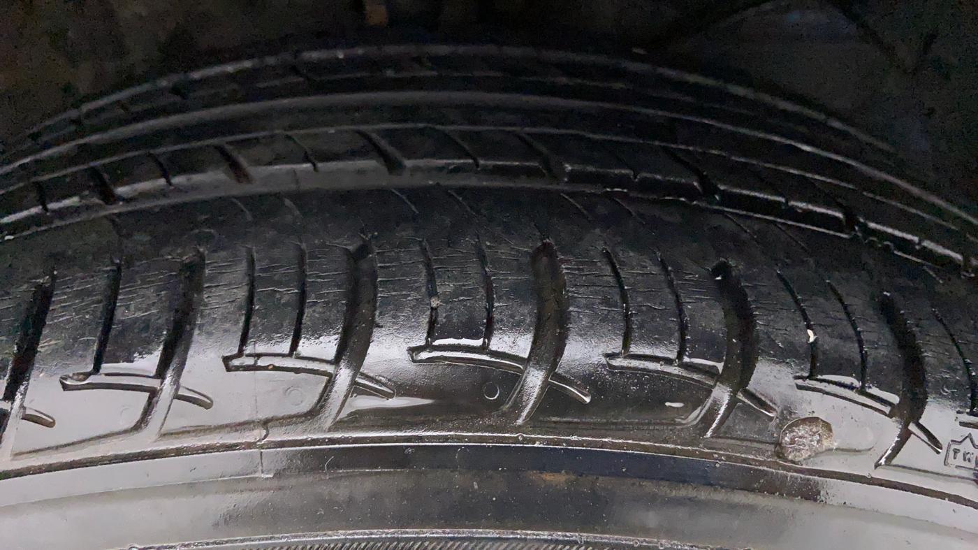 2017 Maruti Baleno ZETA PETROL 1.2, Petrol, Manual, 31,300 km, Left Front Tyre Tread