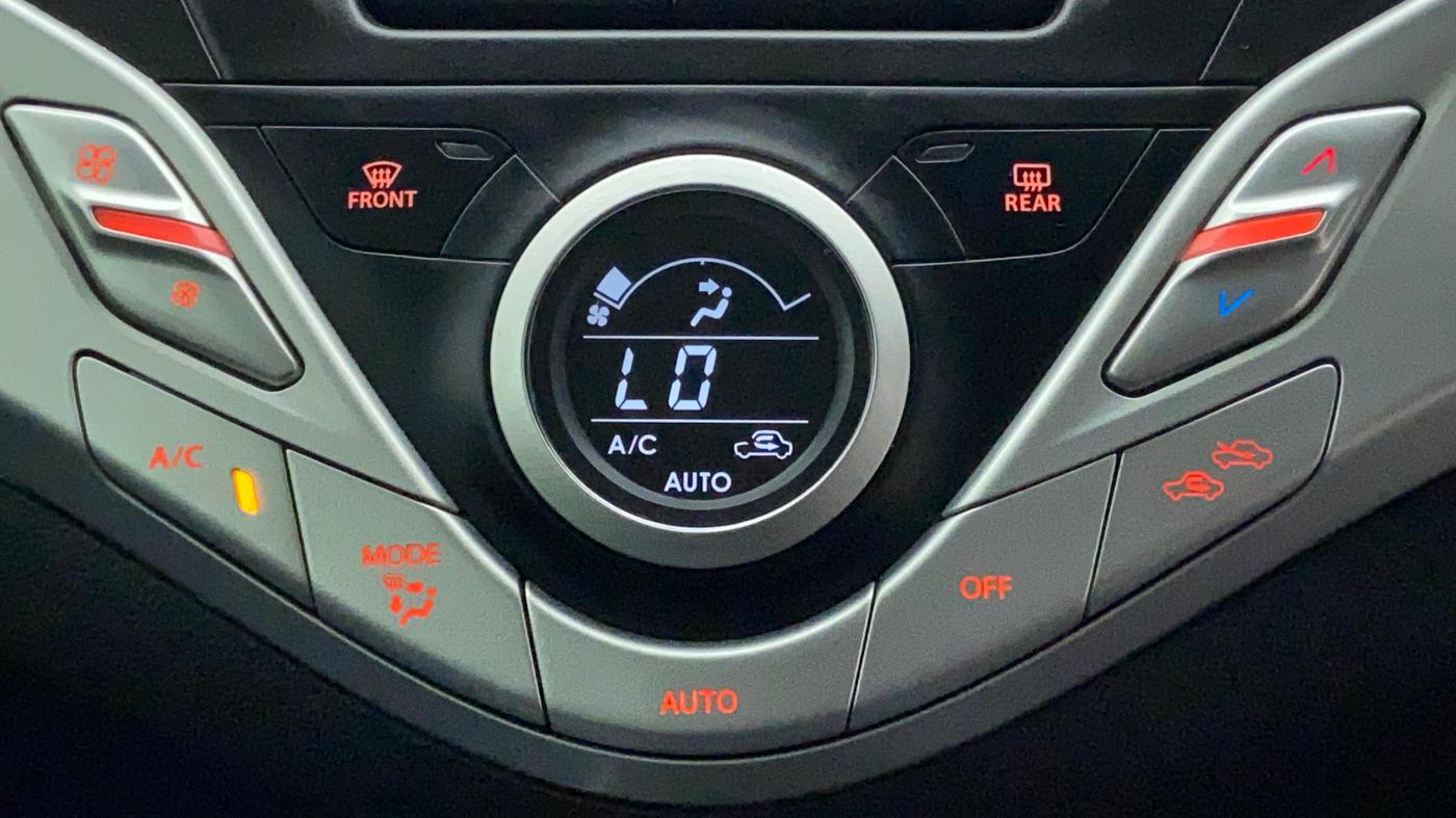 2017 Maruti Baleno ZETA PETROL 1.2, Petrol, Manual, 31,300 km, Automatic Climate Control