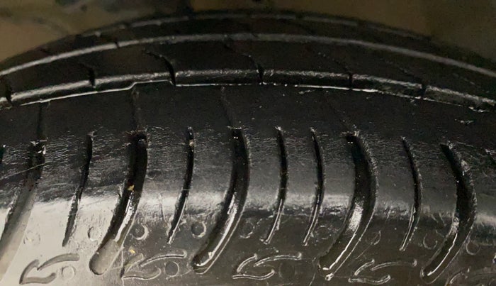 2022 Maruti S PRESSO VXI (O) CNG, CNG, Manual, 22,727 km, Left Front Tyre Tread