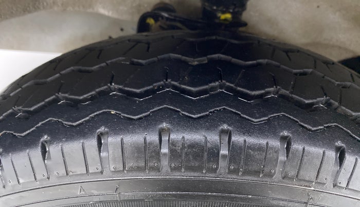 2021 Maruti Eeco 5 STR WITH AC PLUSHTR, Petrol, Manual, 8,715 km, Left Front Tyre Tread
