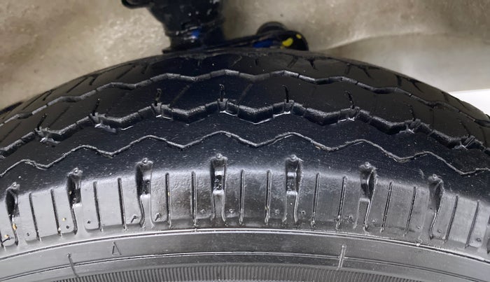 2021 Maruti Eeco 5 STR WITH AC PLUSHTR, Petrol, Manual, 8,715 km, Right Front Tyre Tread