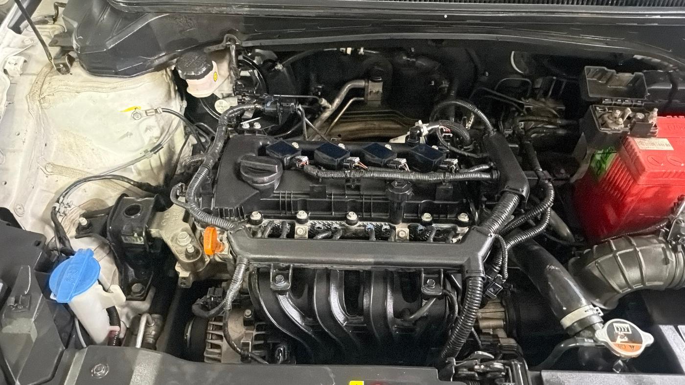 2022 Hyundai NEW I20 Sportz 1.2 IVT, Petrol, Automatic, 1,21,970 km, Engine View - Right
