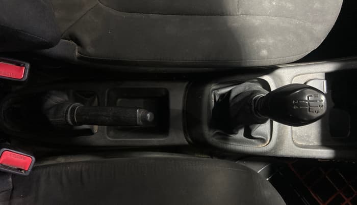2017 Renault Kwid RXT 0.8, Petrol, Manual, 63,964 km, Gear Lever