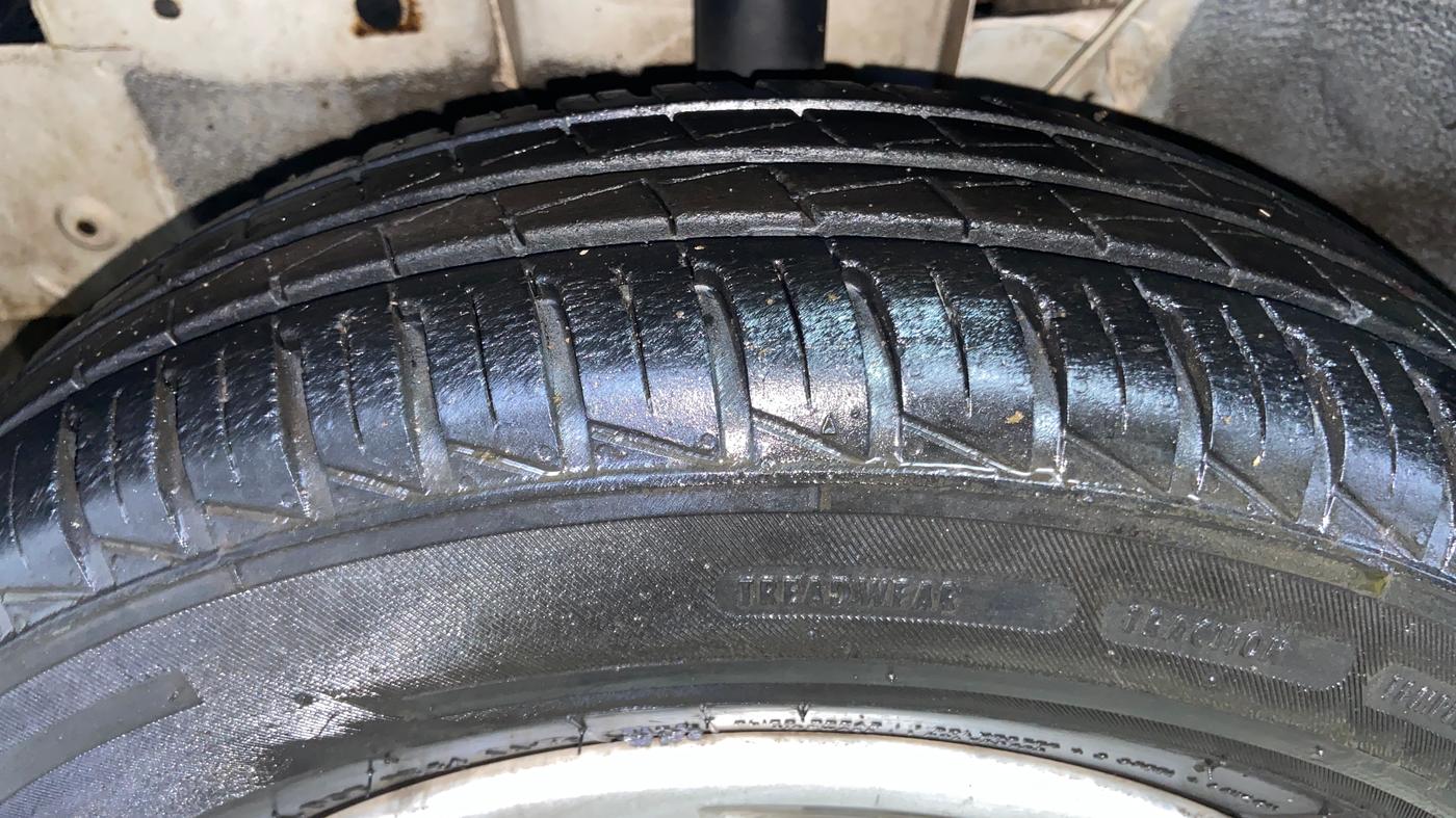 2017 Renault Kwid RXT 0.8, Petrol, Manual, 63,964 km, Left Front Tyre Tread