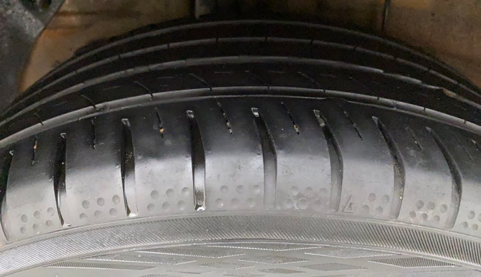 2018 Hyundai Elite i20 ASTA 1.2 DUAL TONE, Petrol, Manual, 76,921 km, Right Rear Tyre Tread