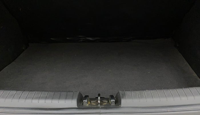 2018 Hyundai Elite i20 ASTA 1.2 DUAL TONE, Petrol, Manual, 76,921 km, Boot Inside