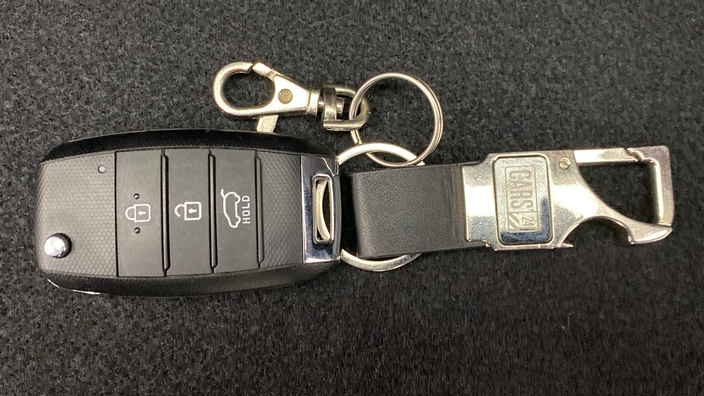 2022 KIA CARENS PRESTIGE 1.4G MT 7STR, Petrol, Manual, 4,728 km, Key Close Up