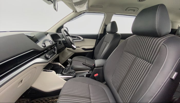 2022 KIA CARENS PRESTIGE 1.4G MT 7STR, Petrol, Manual, 4,728 km, Right Side Front Door Cabin