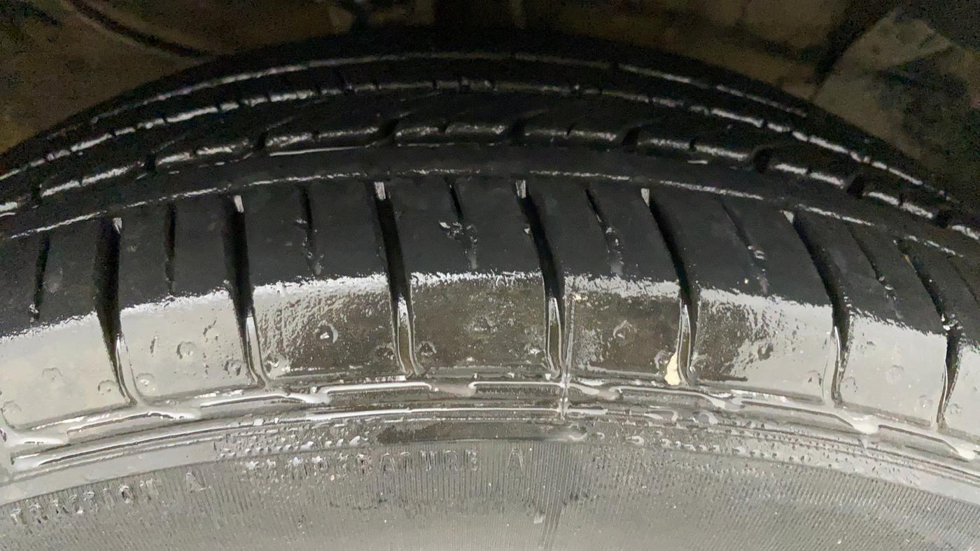 2017 Hyundai Creta SX PLUS AT 1.6 PETROL, Petrol, Automatic, 87,878 km, Right Front Tyre Tread