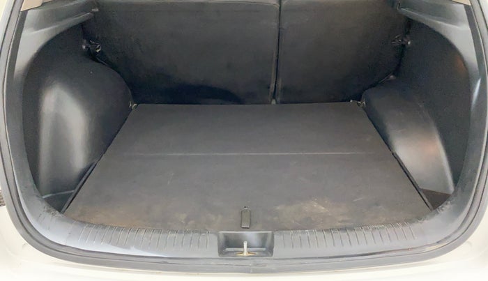 2017 Hyundai Creta SX PLUS AT 1.6 PETROL, Petrol, Automatic, 87,878 km, Boot Inside