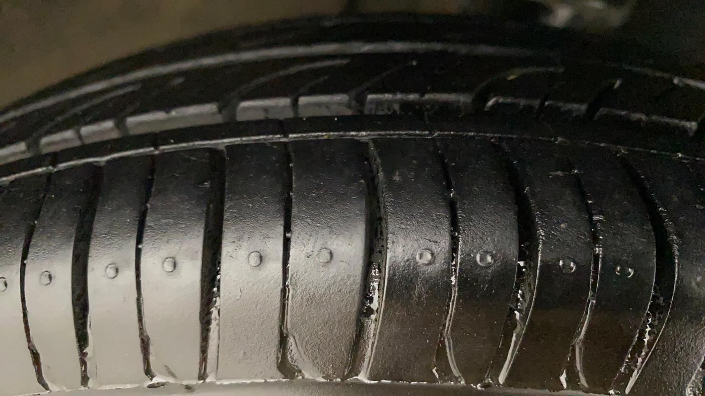 2013 Maruti Alto 800 LXI, Petrol, Manual, 33,923 km, Right Front Tyre Tread