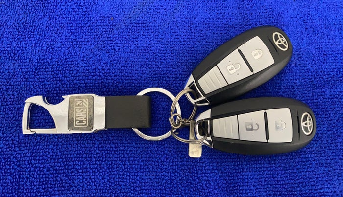 2022 Toyota URBAN CRUISER PREMIUM GRADE AT, Petrol, Automatic, 35,096 km, Key Close Up