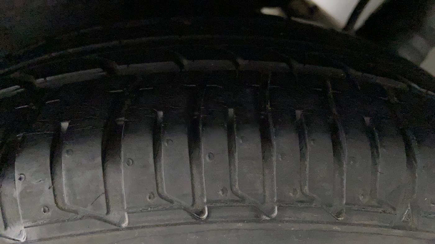 2016 Tata Zest XM RT 90 PS ABS, Petrol, Manual, 11,296 km, Left Rear Tyre Tread