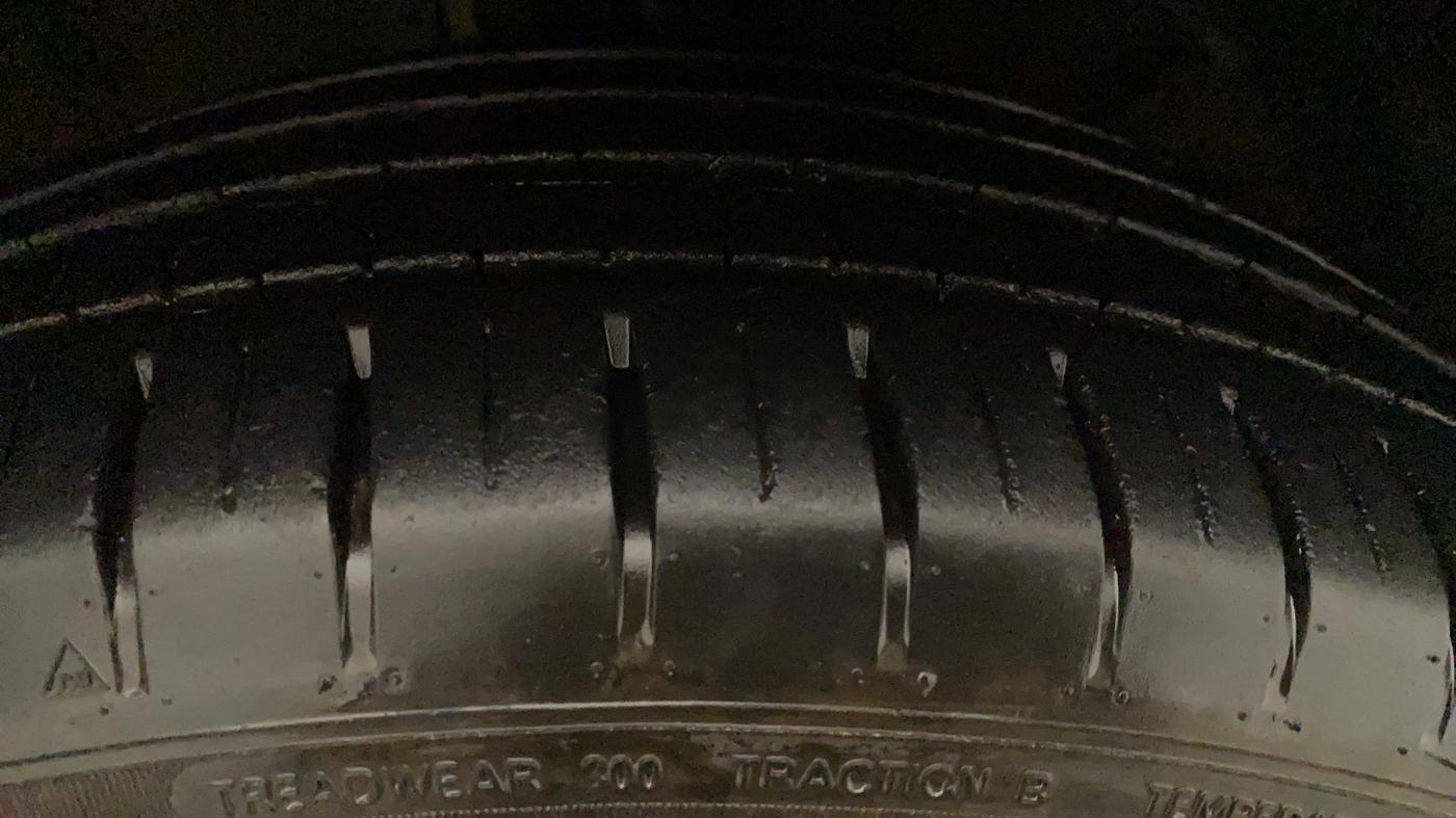2022 Maruti Baleno ALPHA PETROL 1.2, Petrol, Manual, 15,771 km, Right Front Tyre Tread