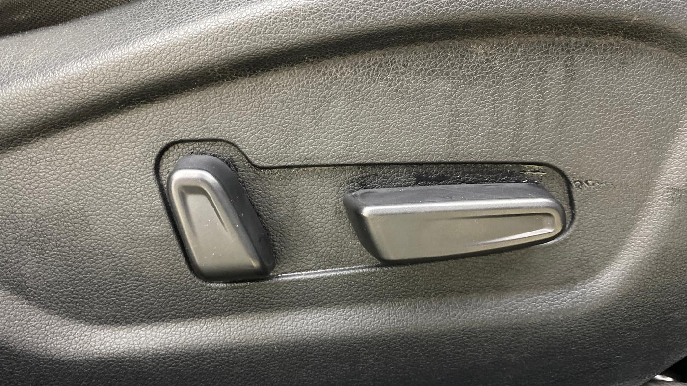 2022 Hyundai Creta SX (O) IVT 1.5 PETROL, Petrol, Automatic, 42,131 km, Driver Side Adjustment Panel