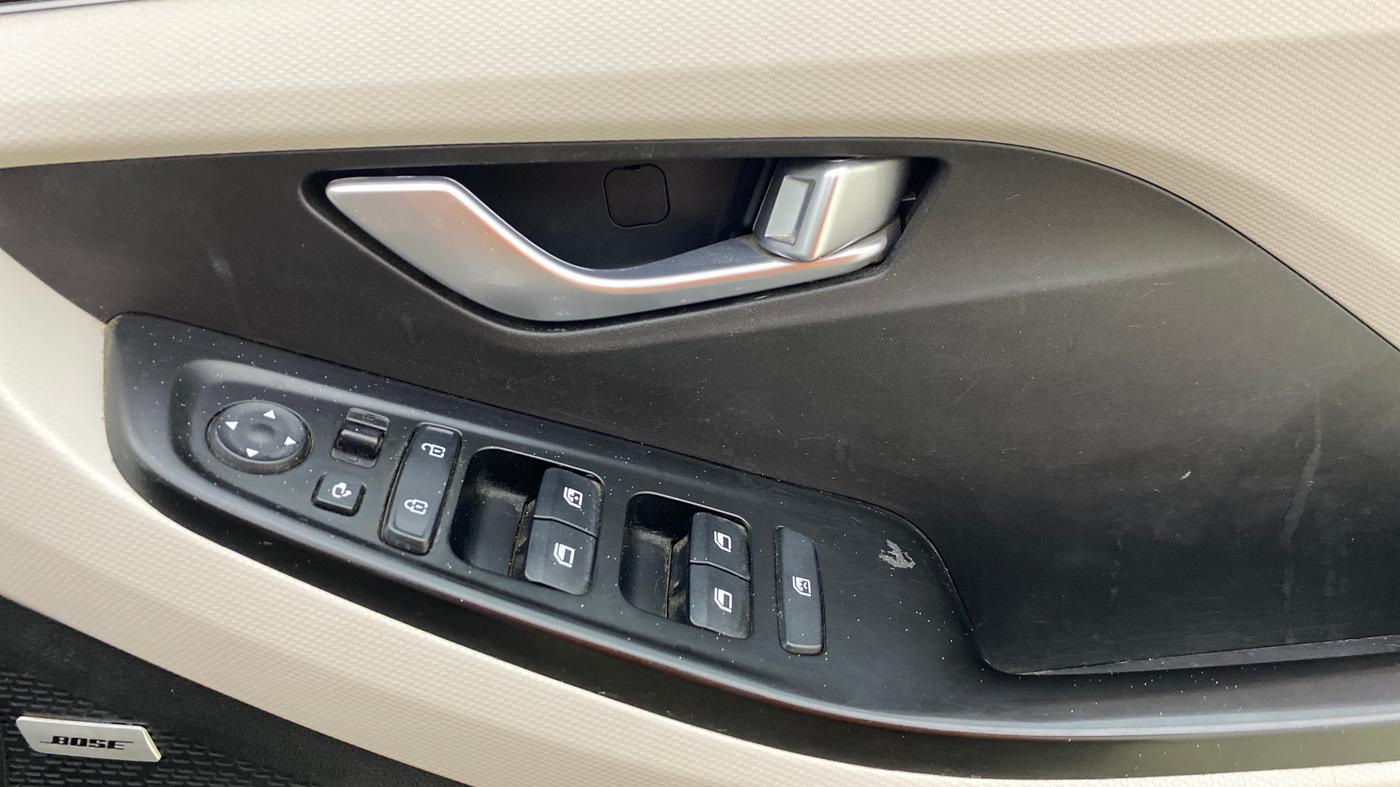 2022 Hyundai Creta SX (O) IVT 1.5 PETROL, Petrol, Automatic, 42,131 km, Driver Side Door Panels Control