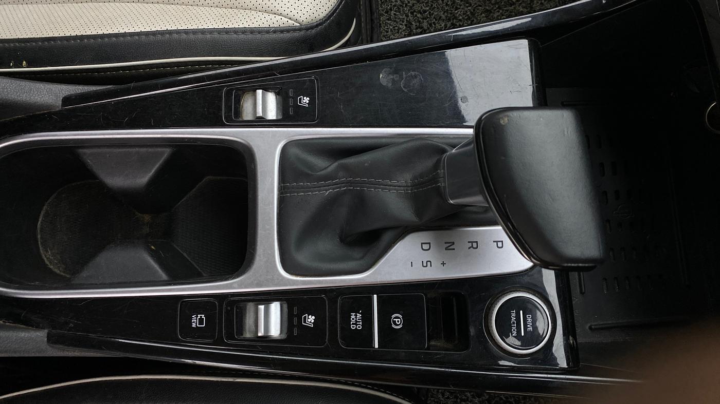 2022 Hyundai Creta SX (O) IVT 1.5 PETROL, Petrol, Automatic, 42,131 km, Gear Lever