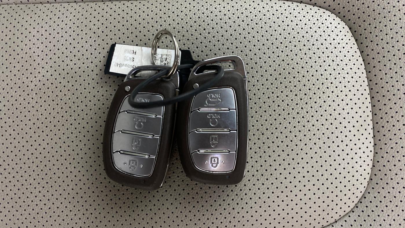 2022 Hyundai Creta SX (O) IVT 1.5 PETROL, Petrol, Automatic, 42,131 km, Key Close Up